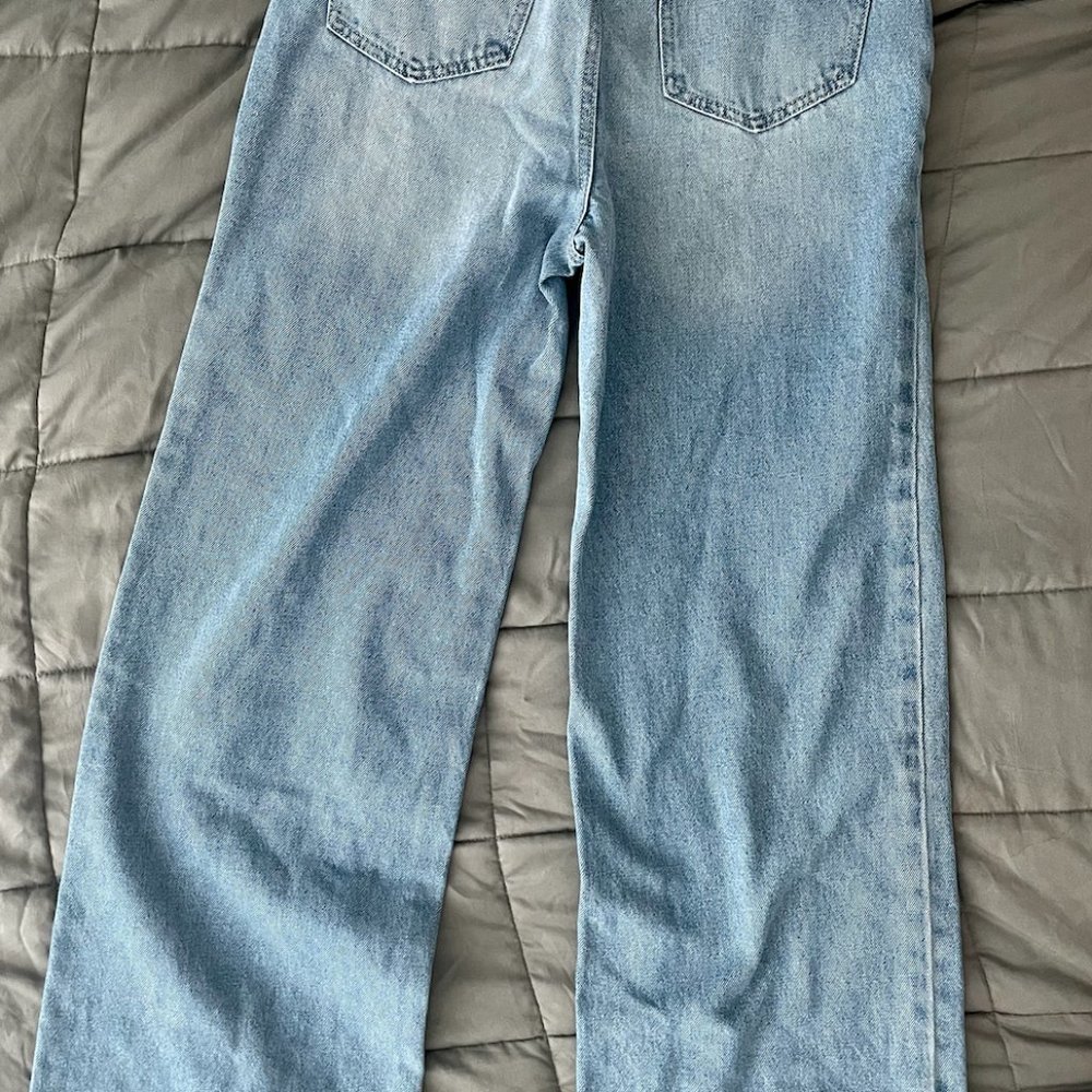 NEW- HIGH RISE WIDE LEG JEANS - Picture 5 of 8